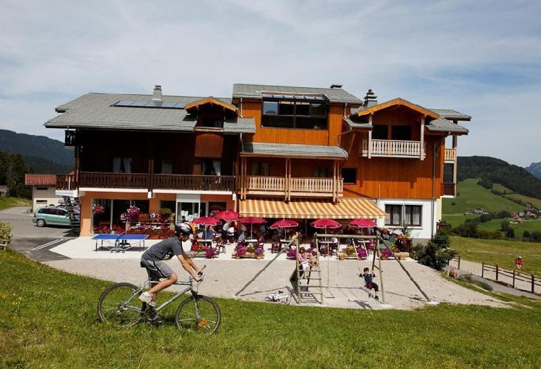 Hotel Les Skieurs Bellevaux Exteriér fotografie